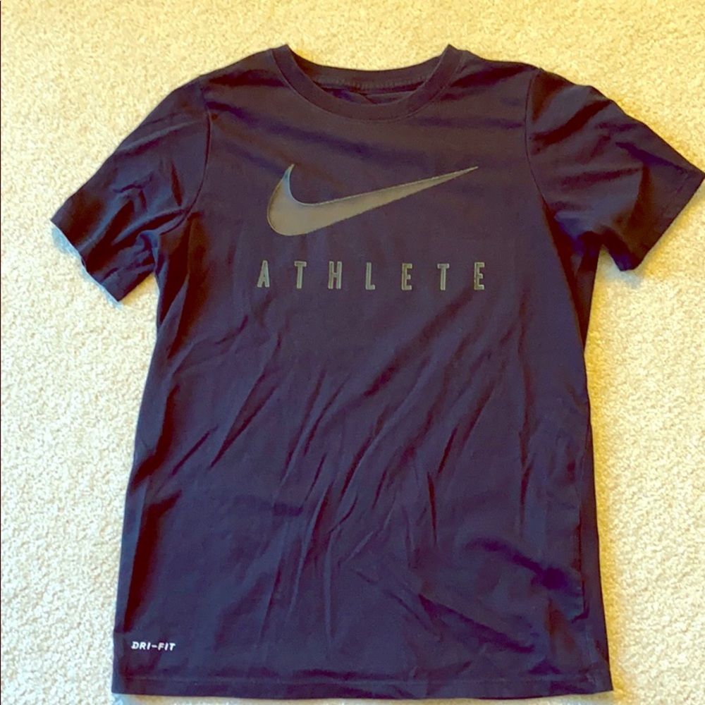 Boys Nike t-shirt size M